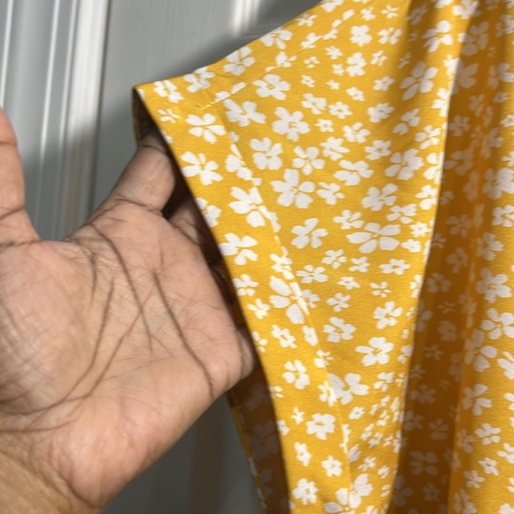 SHEIN Women's Yellow and White Floral Top - Size XL - Picture 4 of 7